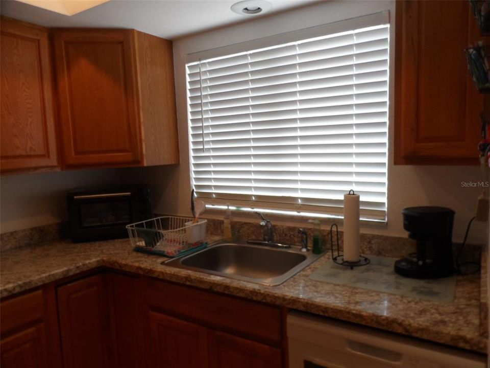 For Sale: $225,900 (2 beds, 2 baths, 1013 Square Feet)