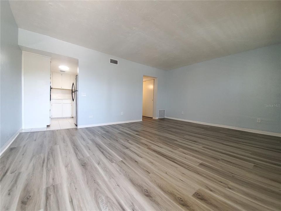 For Sale: $125,000 (1 beds, 1 baths, 825 Square Feet)