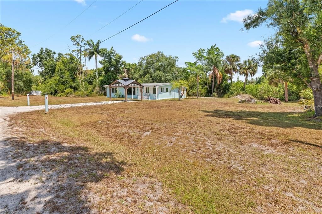 Active With Contract: $242,000 (3 beds, 2 baths, 1175 Square Feet)