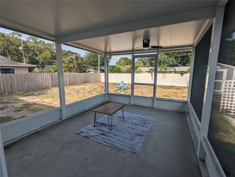 Active With Contract: $2,800 (4 beds, 2 baths, 1292 Square Feet)