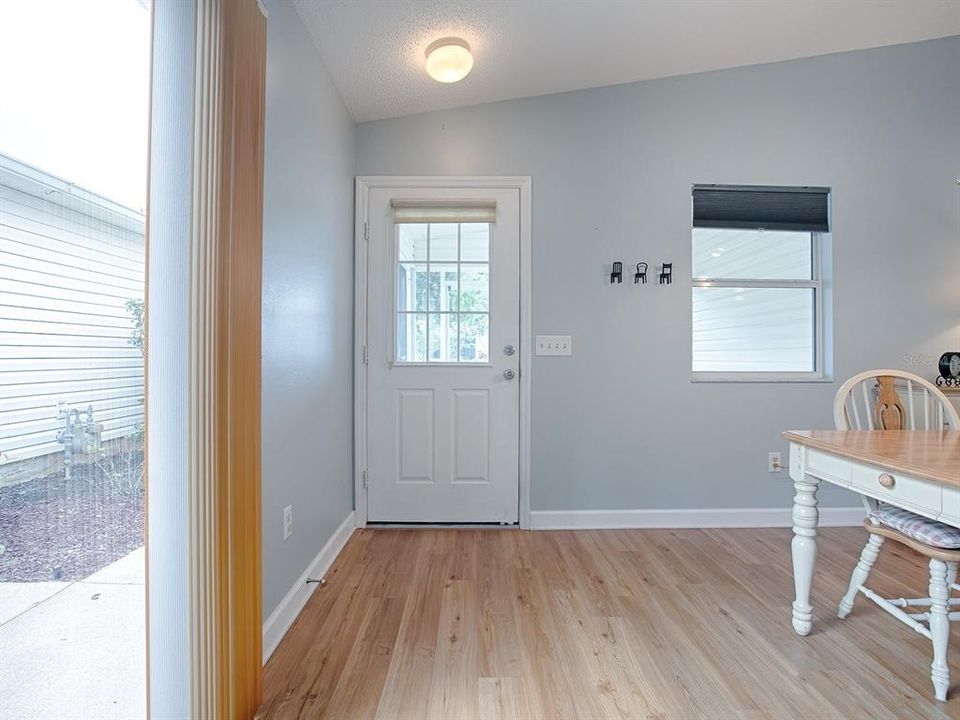 Front entryway offers plenty of natural light