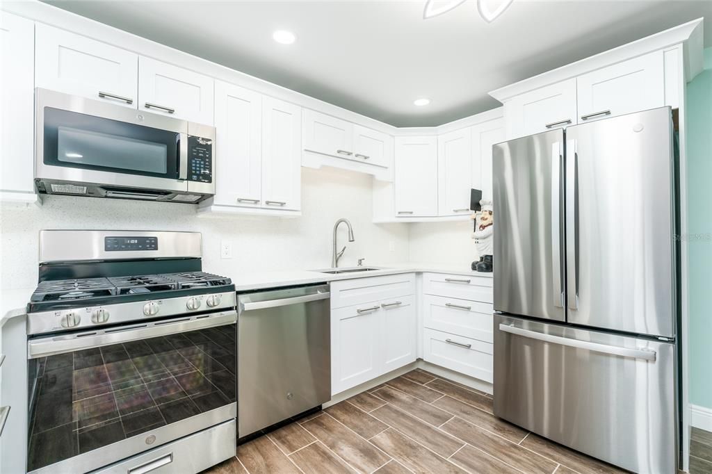 For Sale: $474,900 (3 beds, 2 baths, 1726 Square Feet)