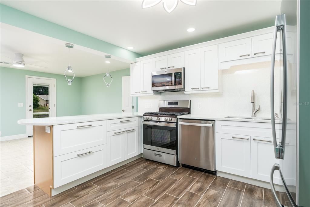 For Sale: $474,900 (3 beds, 2 baths, 1726 Square Feet)