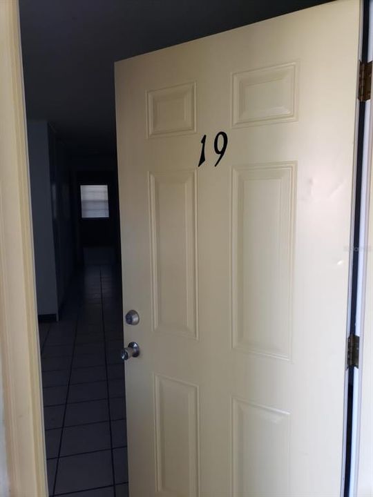 For Rent: $1,000 (1 beds, 1 baths, 683 Square Feet)