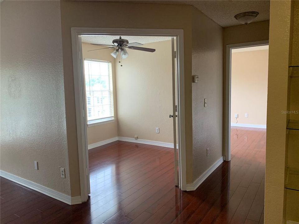 Recently Rented: $1,550 (2 beds, 1 baths, 810 Square Feet)