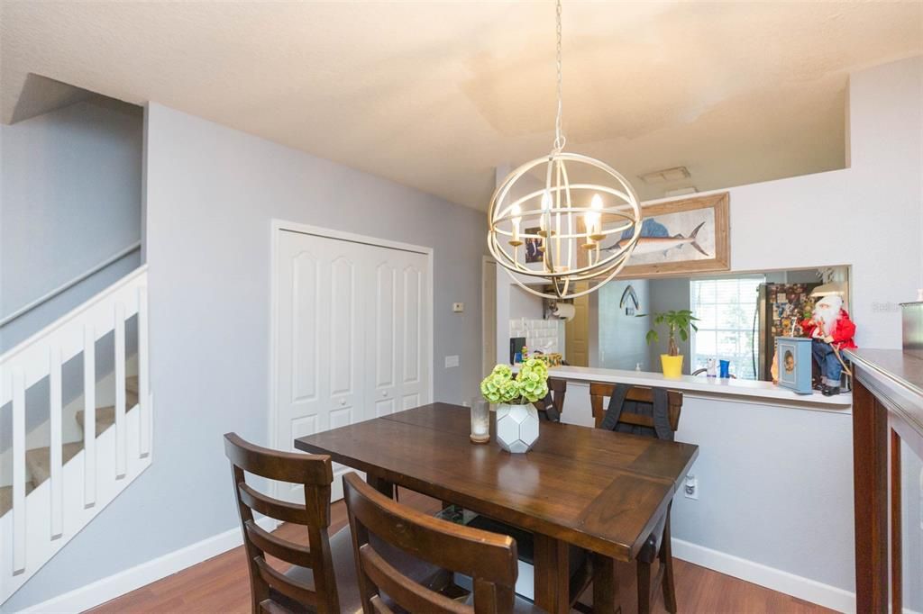 For Sale: $235,000 (2 beds, 2 baths, 1184 Square Feet)