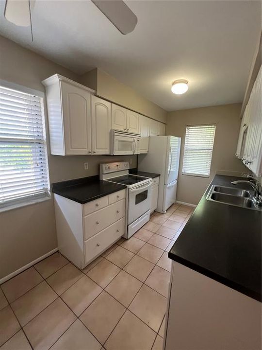 For Rent: $1,595 (2 beds, 2 baths, 956 Square Feet)