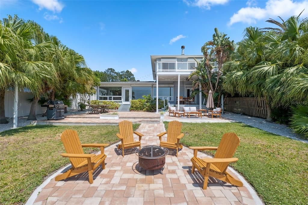 For Sale: $2,285,000 (4 beds, 4 baths, 3160 Square Feet)