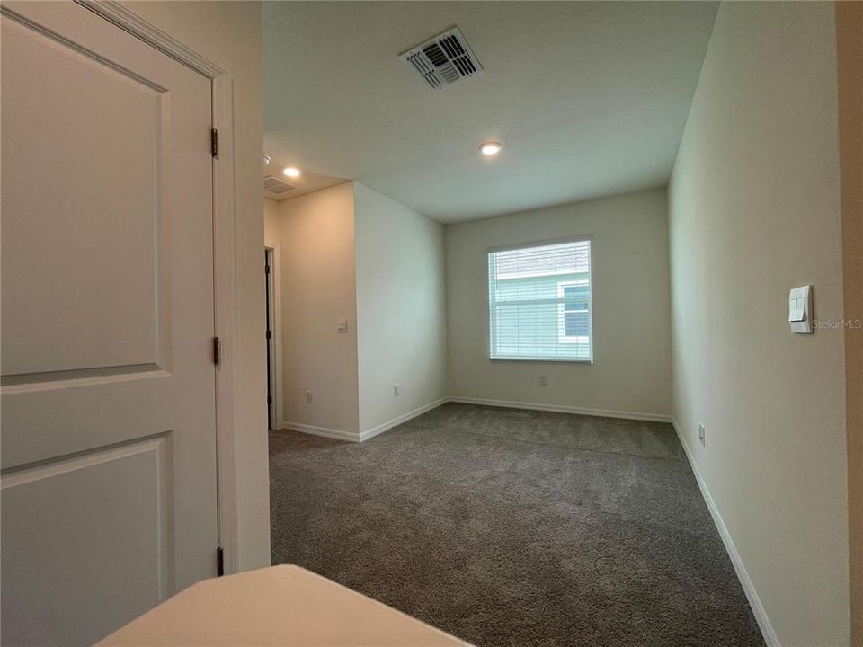 For Rent: $2,100 (3 beds, 2 baths, 1758 Square Feet)