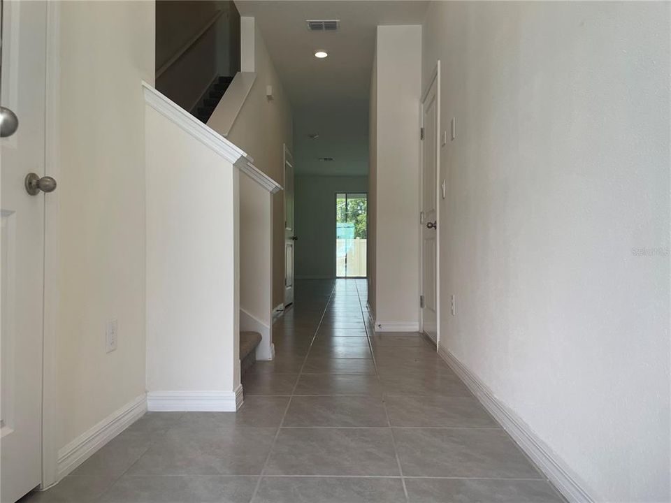 For Rent: $2,100 (3 beds, 2 baths, 1758 Square Feet)