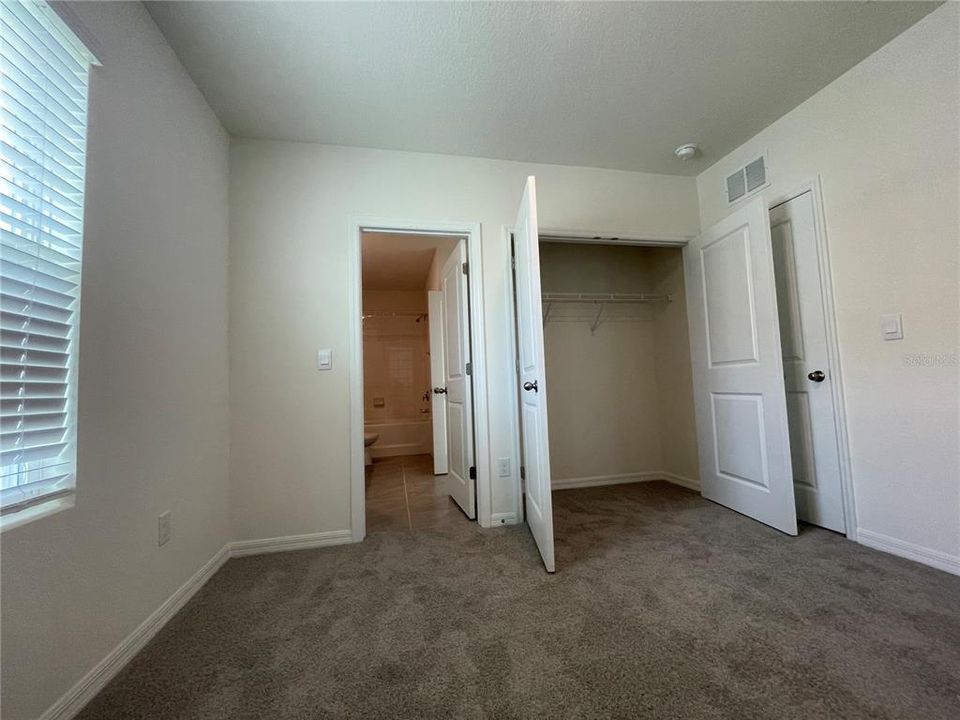 For Rent: $2,100 (3 beds, 2 baths, 1758 Square Feet)