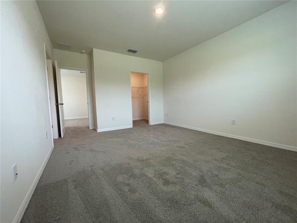 For Rent: $2,100 (3 beds, 2 baths, 1758 Square Feet)