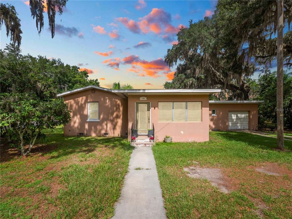 For Sale: $245,000 (3 beds, 1 baths, 1398 Square Feet)