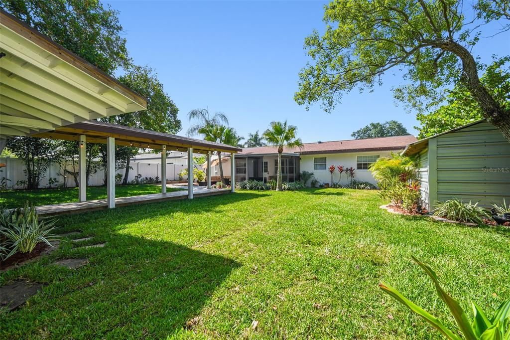 Recently Sold: $600,000 (3 beds, 2 baths, 1375 Square Feet)