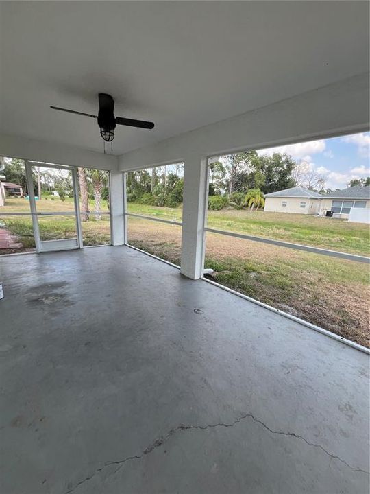 Active With Contract: $1,800 (3 beds, 2 baths, 1752 Square Feet)