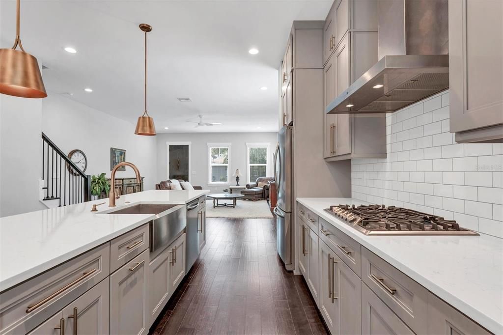 Gas Cooktop & Stainless Hood