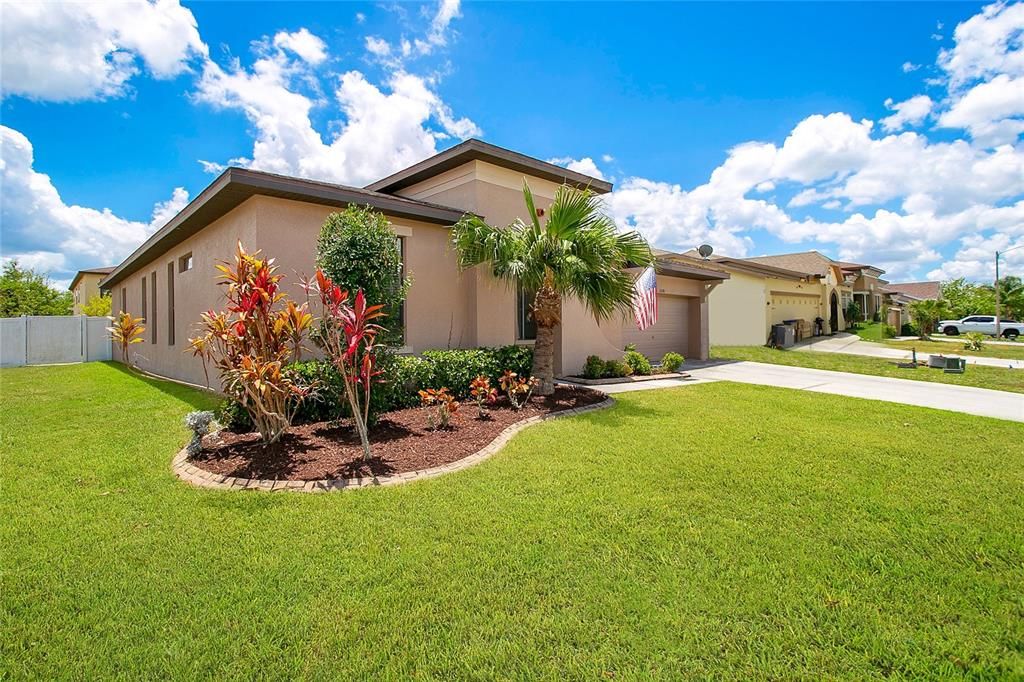 Active With Contract: $385,000 (4 beds, 3 baths, 2190 Square Feet)