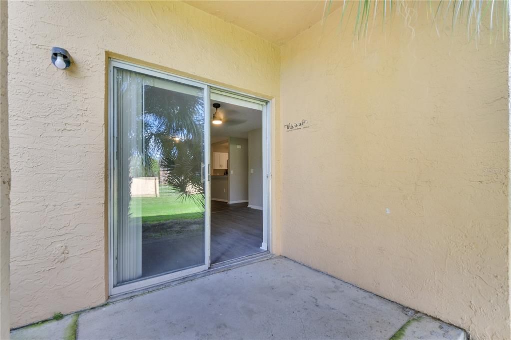For Sale: $165,000 (2 beds, 2 baths, 1073 Square Feet)