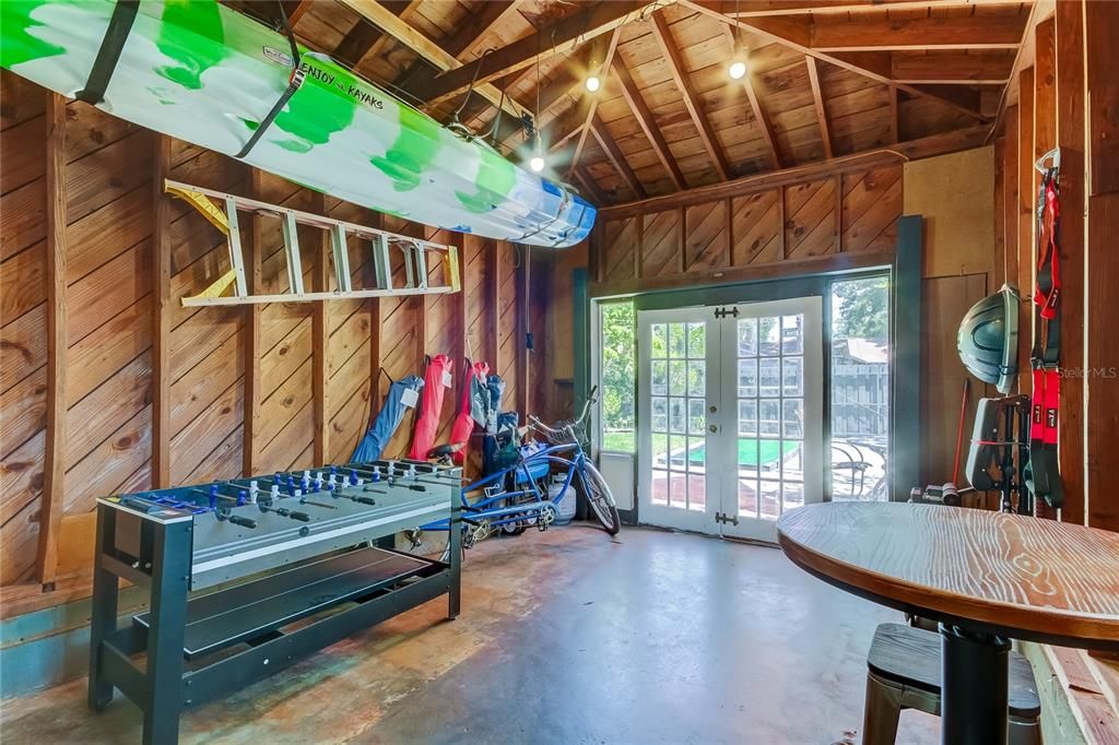 Game room/gym - easily converted to a garage with alley access