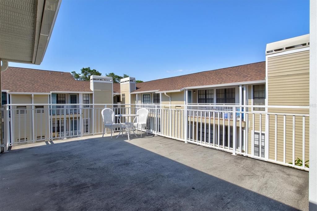 Active With Contract: $235,000 (1 beds, 1 baths, 631 Square Feet)