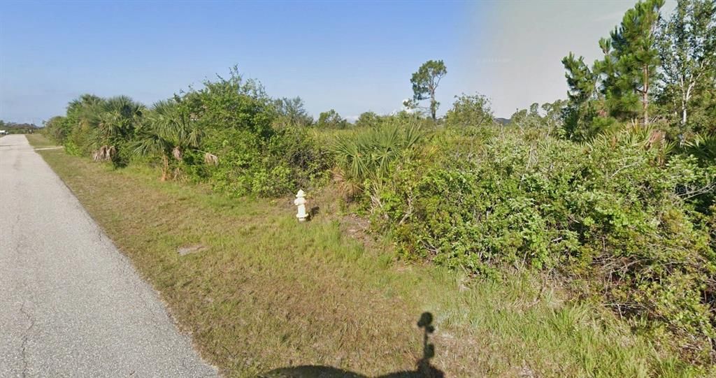 En Venta: $33,000 (0.23 acres)