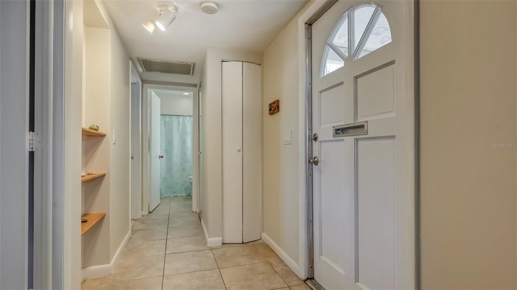 For Sale: $320,000 (2 beds, 2 baths, 1312 Square Feet)