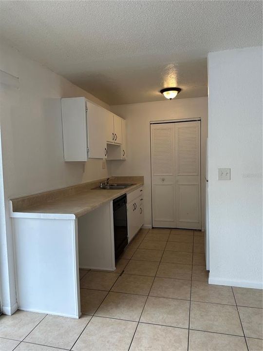 Recently Rented: $1,250 (2 beds, 2 baths, 1148 Square Feet)