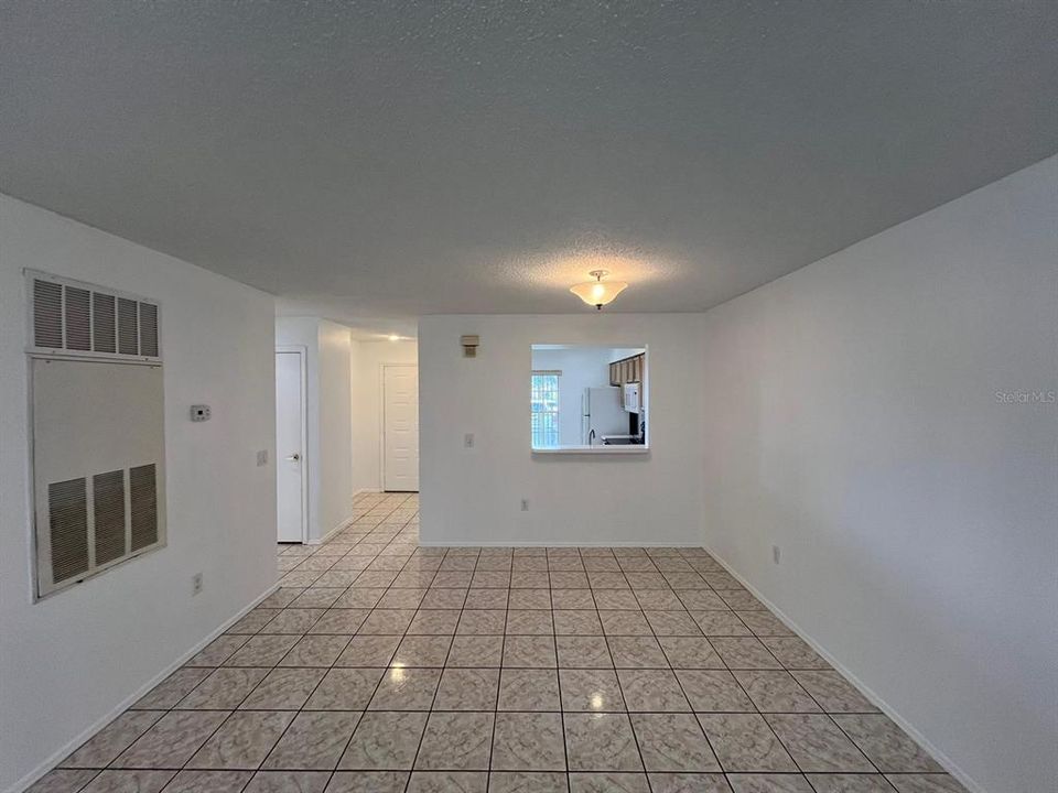 For Rent: $1,900 (2 beds, 2 baths, 1013 Square Feet)