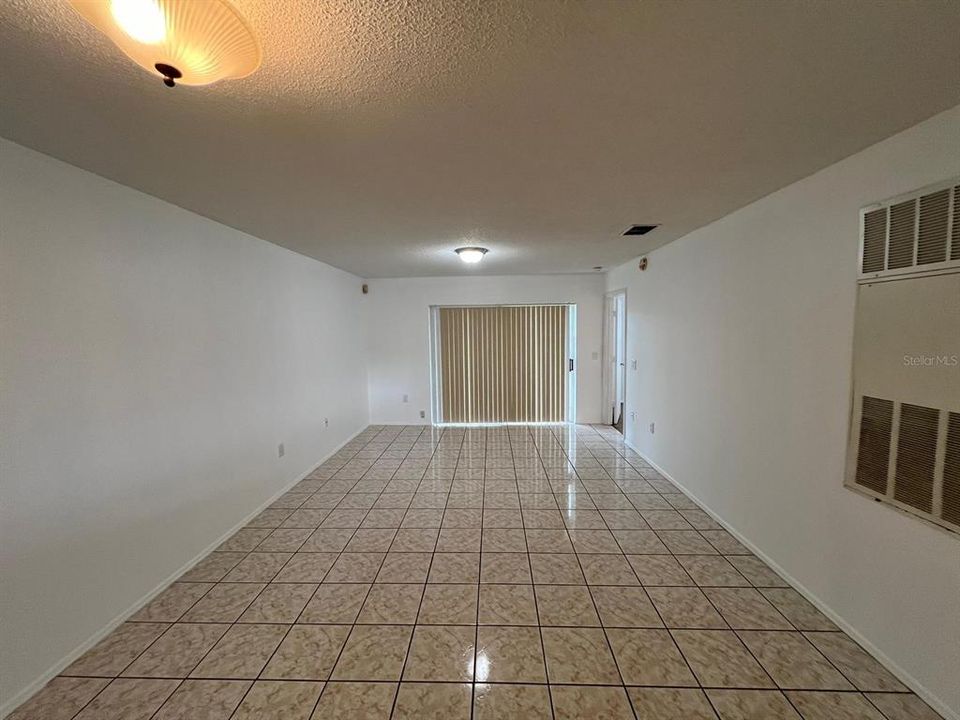 For Rent: $1,900 (2 beds, 2 baths, 1013 Square Feet)