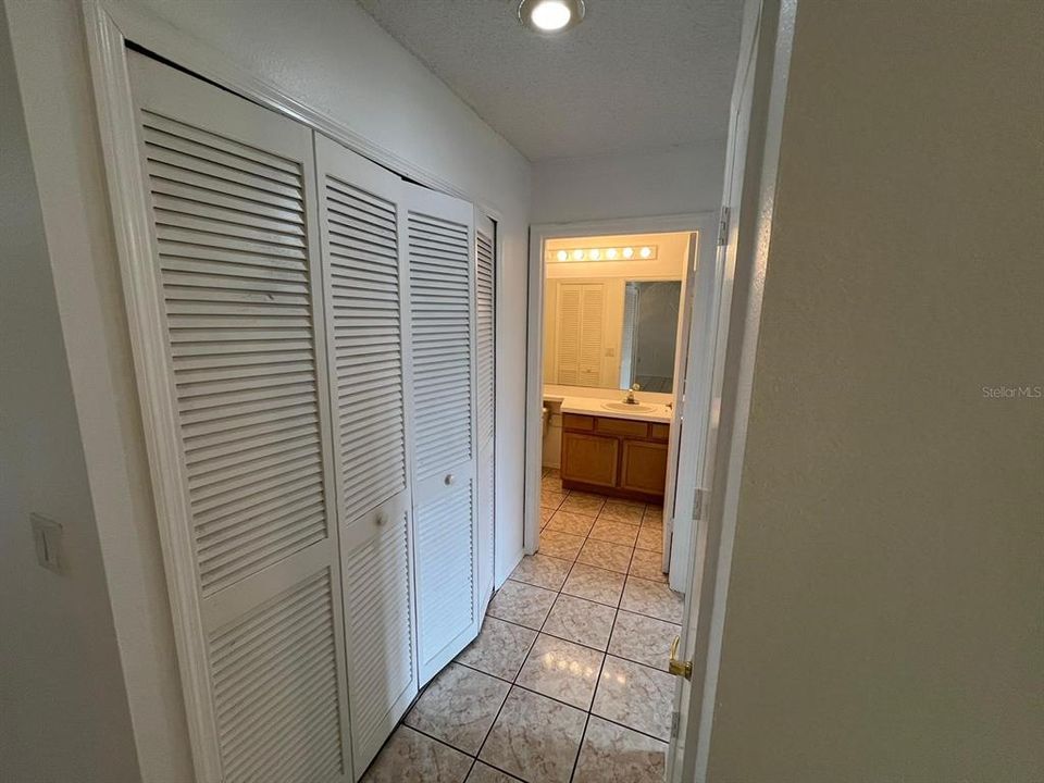 For Rent: $1,900 (2 beds, 2 baths, 1013 Square Feet)