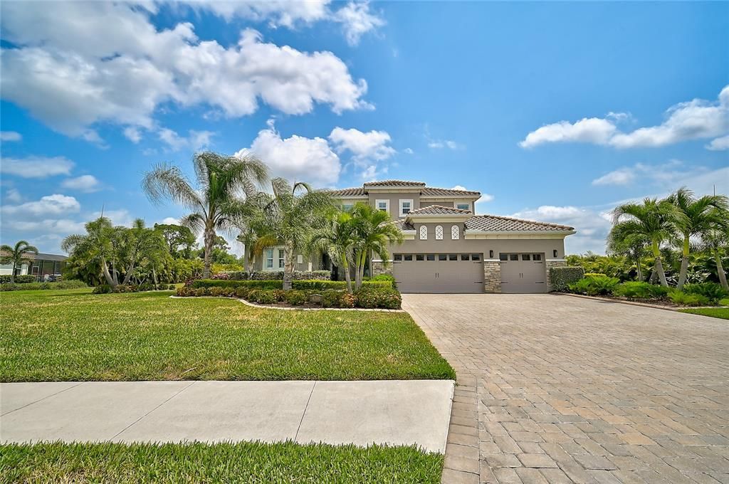 For Sale: $1,295,000 (4 beds, 4 baths, 3524 Square Feet)
