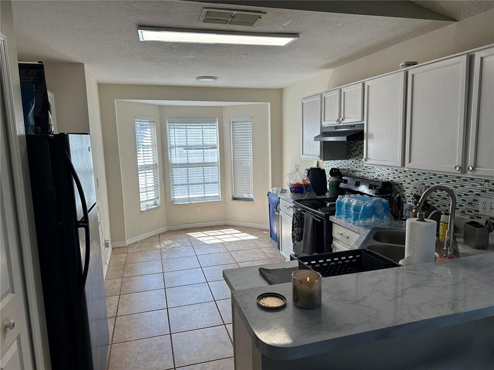 For Rent: $2,299 (3 beds, 2 baths, 1394 Square Feet)