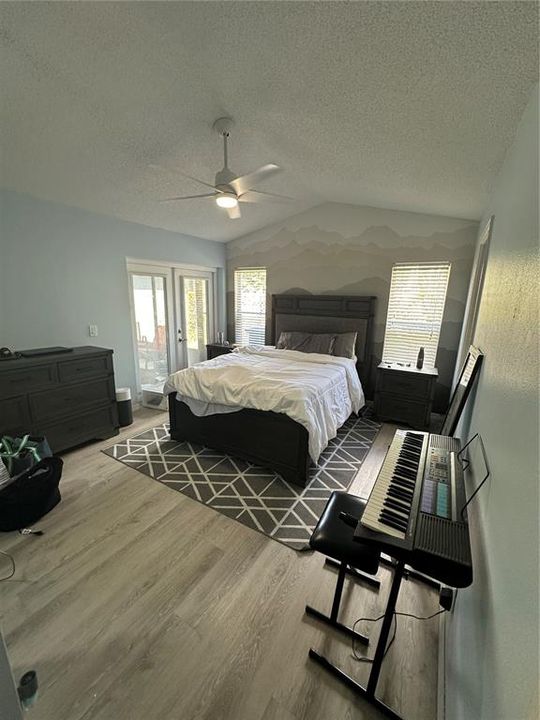 For Rent: $2,299 (3 beds, 2 baths, 1394 Square Feet)