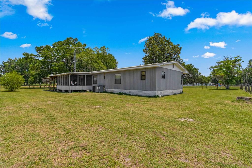 For Sale: $575,000 (3 beds, 2 baths, 1750 Square Feet)