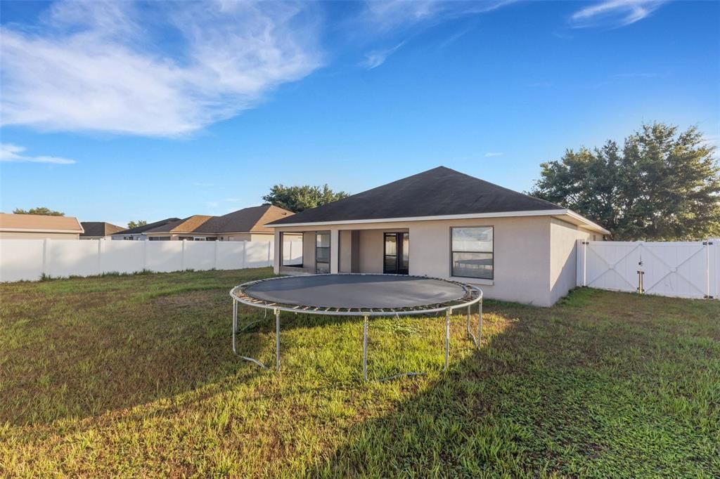 Active With Contract: $310,000 (4 beds, 2 baths, 1920 Square Feet)