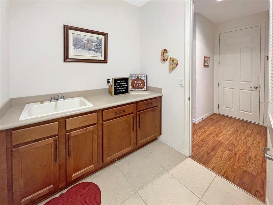 Active With Contract: $362,900 (2 beds, 2 baths, 1963 Square Feet)