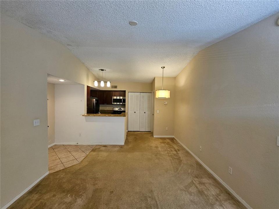 Recently Rented: $1,295 (1 beds, 1 baths, 597 Square Feet)