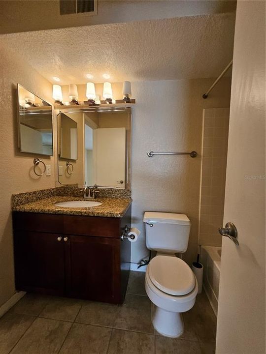 Recently Rented: $1,295 (1 beds, 1 baths, 597 Square Feet)