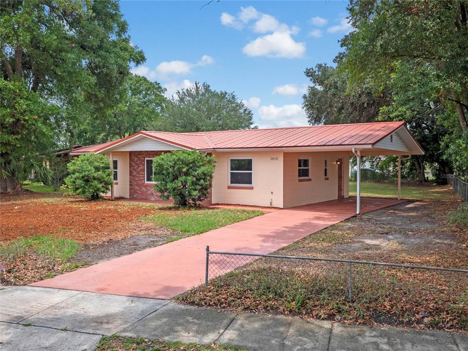 Active With Contract: $279,000 (3 beds, 2 baths, 1092 Square Feet)