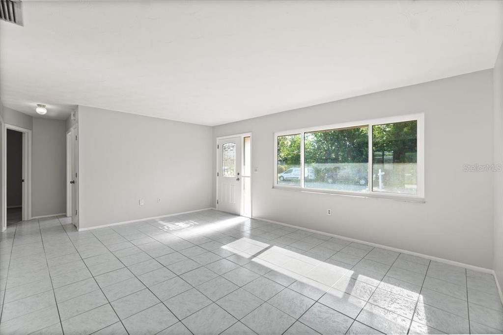 For Sale: $239,000 (2 beds, 2 baths, 1008 Square Feet)