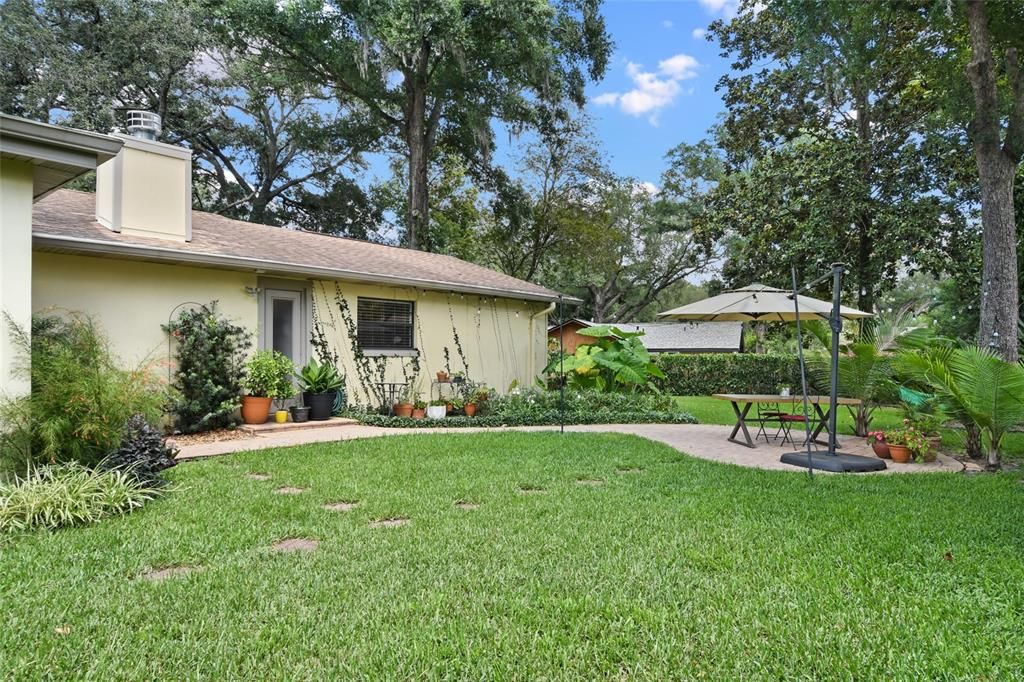 Active With Contract: $515,000 (3 beds, 2 baths, 2079 Square Feet)