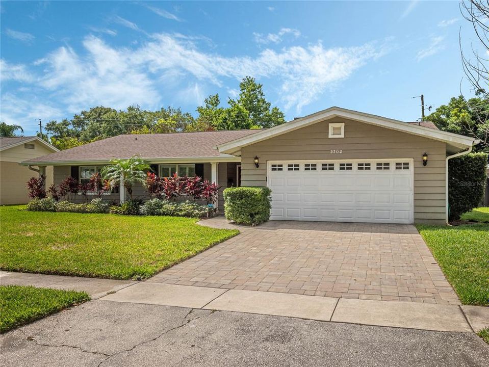 Active With Contract: $659,000 (4 beds, 2 baths, 1883 Square Feet)