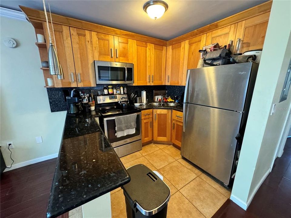 For Sale: $194,500 (1 beds, 1 baths, 635 Square Feet)