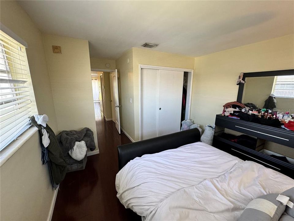 For Sale: $194,500 (1 beds, 1 baths, 635 Square Feet)