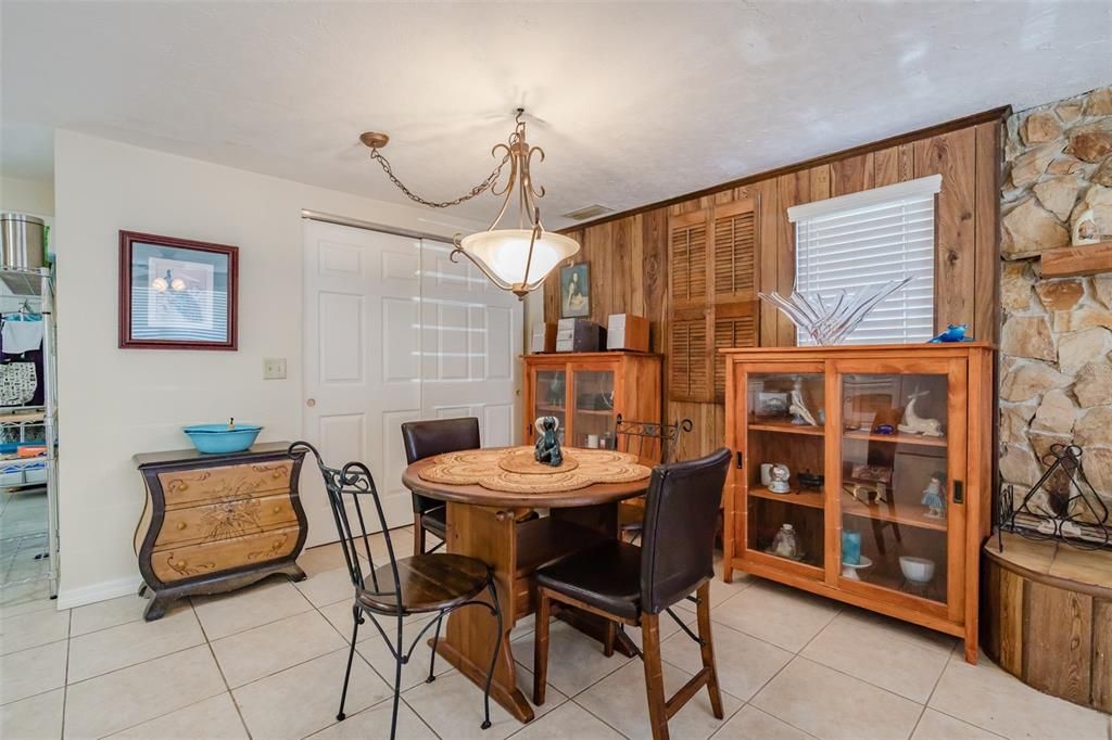 For Sale: $259,800 (3 beds, 2 baths, 1490 Square Feet)