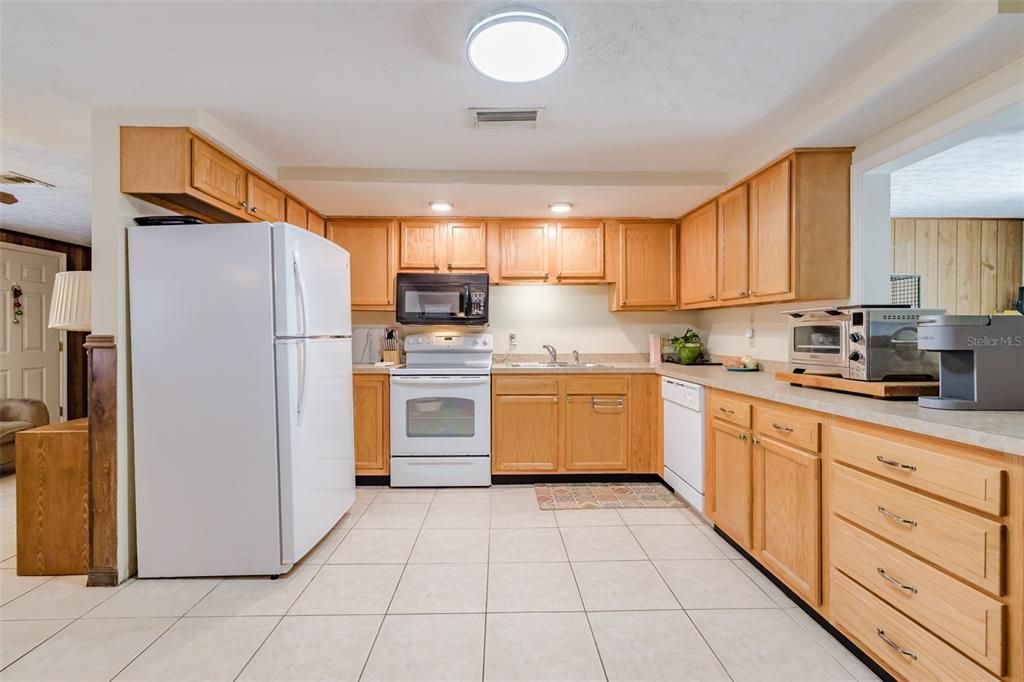 For Sale: $259,800 (3 beds, 2 baths, 1490 Square Feet)