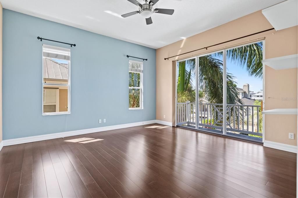 Active With Contract: $1,595,000 (3 beds, 4 baths, 4314 Square Feet)