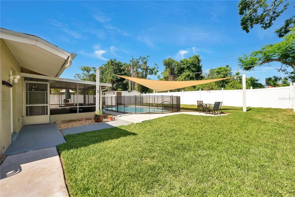 Active With Contract: $384,900 (3 beds, 2 baths, 1461 Square Feet)