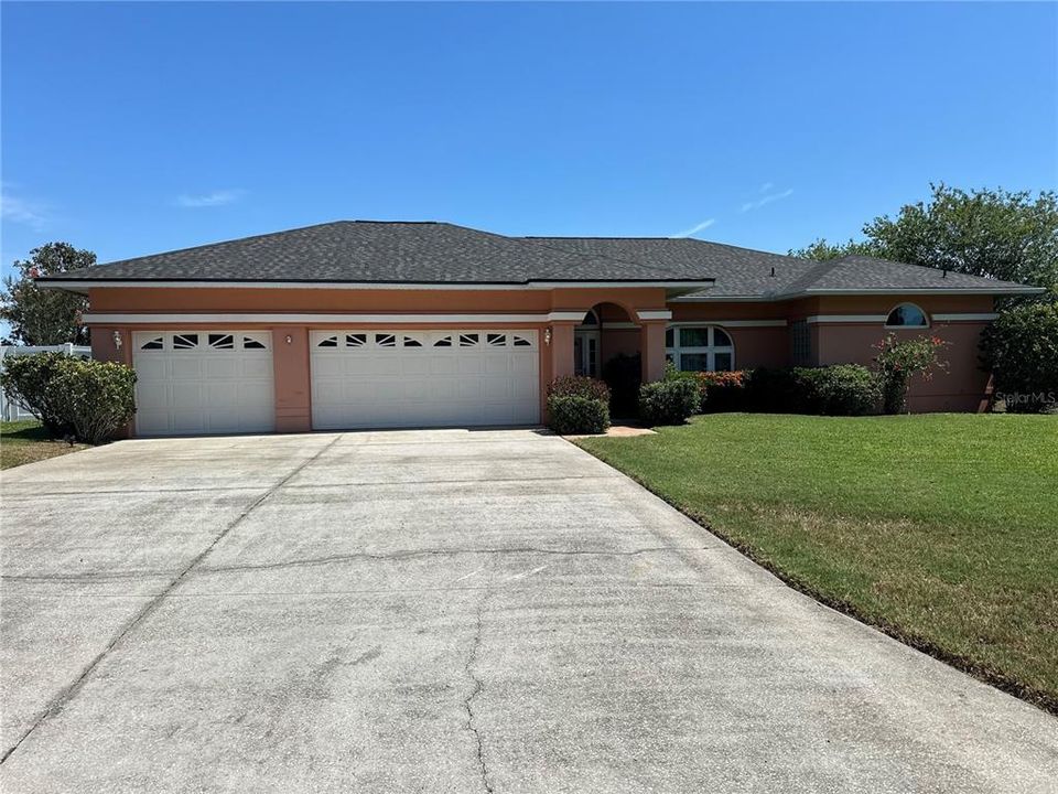 Active With Contract: $447,777 (3 beds, 2 baths, 1970 Square Feet)