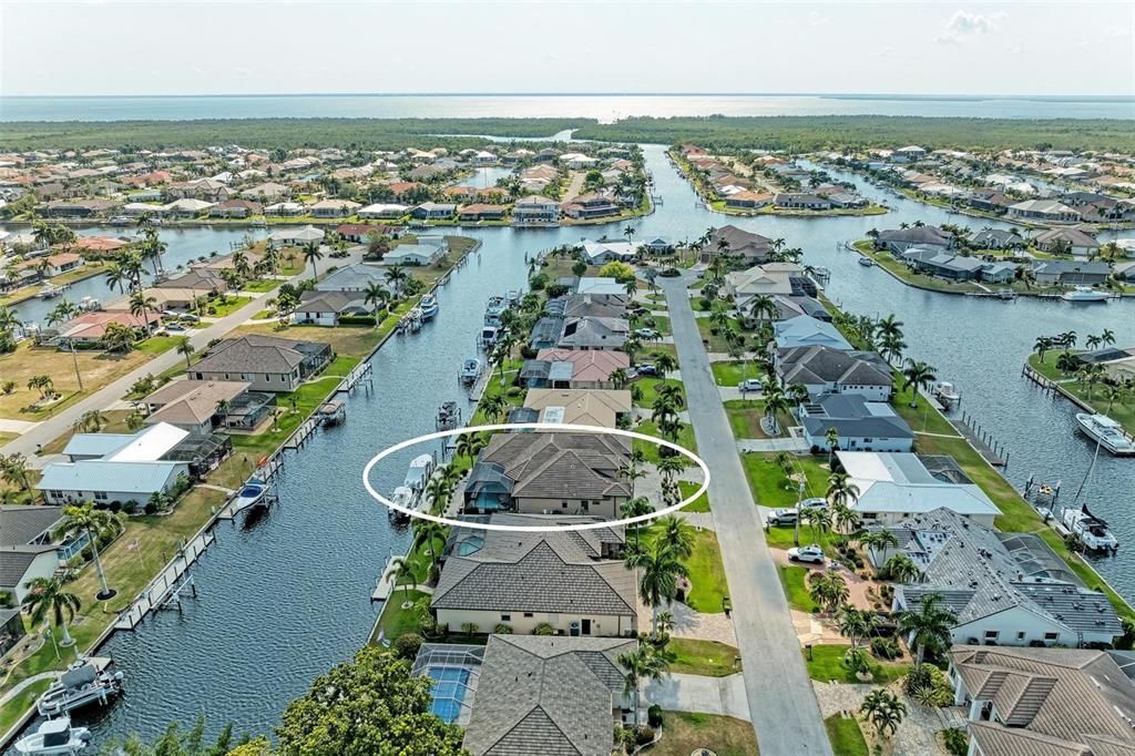 Quick access to open water & Charlotte Harbor!